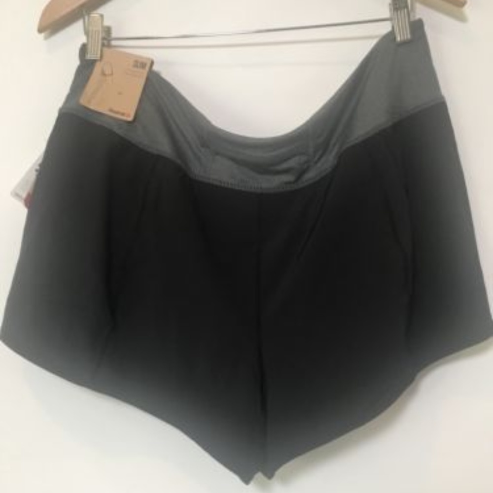Reebok Gray Black Slim Fit Marathon Athletic Short - Picture 2 of 2